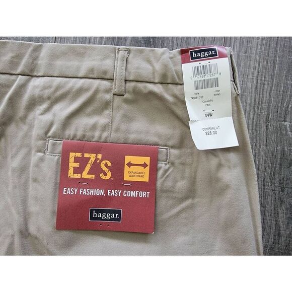 Haggar EZ's Shorts 44W Khaki, Classic fit, Pleat, Expandable Waist - Picture 2 of 4